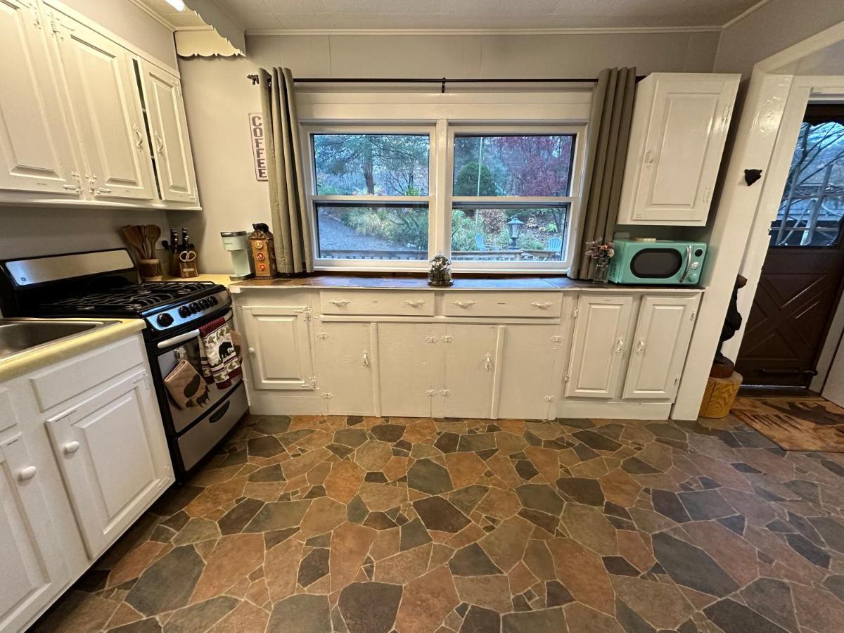 Escape To A Streamside In The Lower Catskills * Wurtsboro